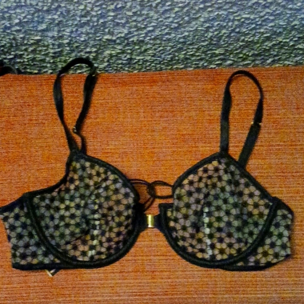 LIKE NEW VICTORIA SECRET UNLINED DEMI NON DOUBLE BLACK&WHITE SHEER BRA SZ 36B
